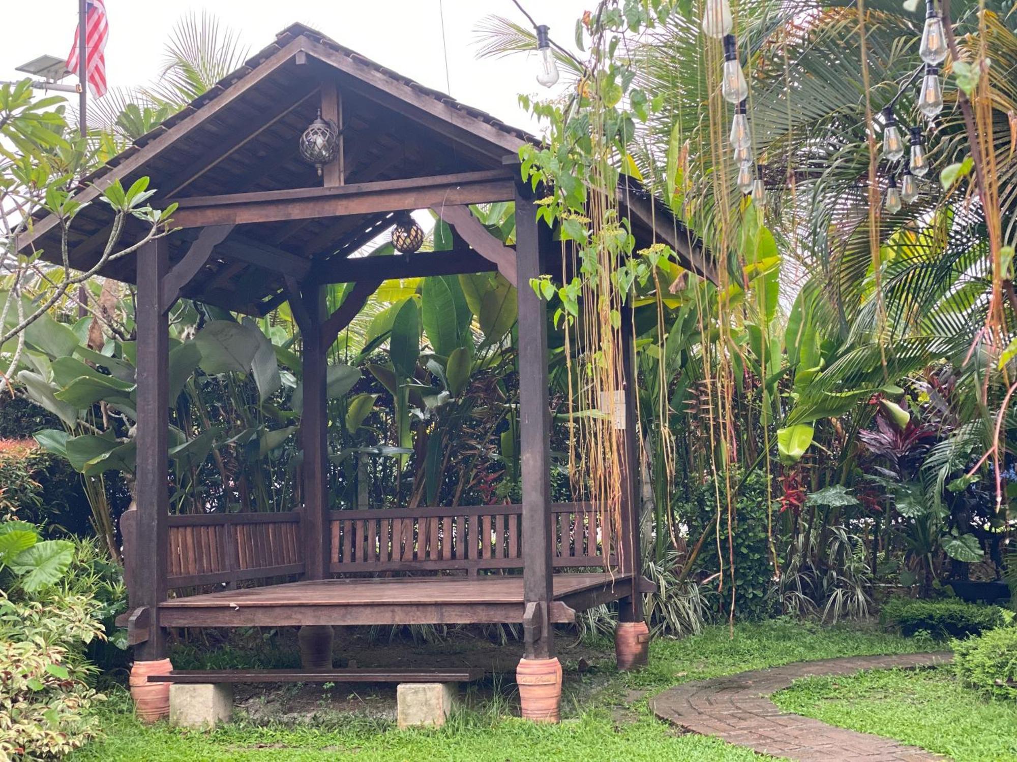 Kebun Puisi Villa Kajang Exterior photo